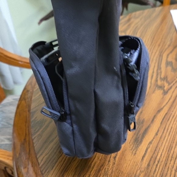 Lululemon toiletry bag - Picture 9 of 12